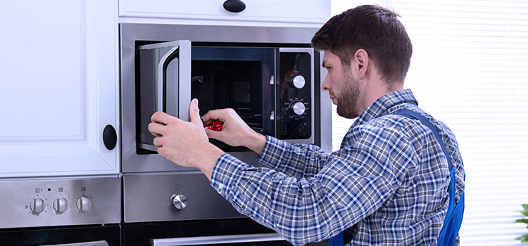 Residential Microwave Repair in Long Island City, NY